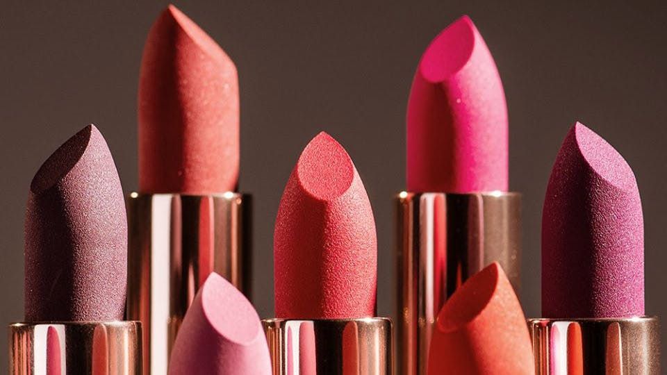 رژ لب برای لیست لوازم آرایشی عروسی