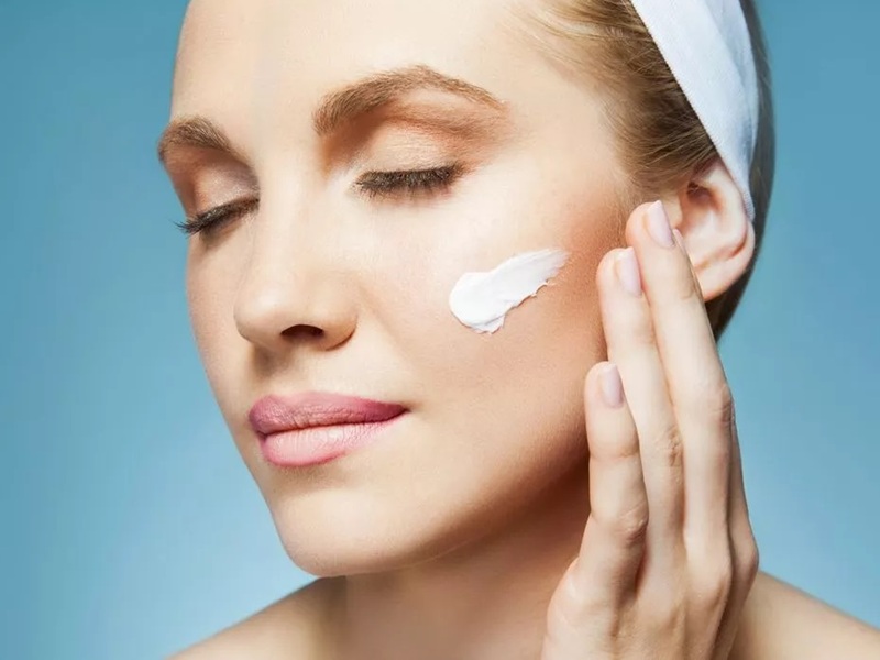 مرحله هفتم برای انتخاب کرم مرطوب کننده مناسب پوست: تست قبل از خرید