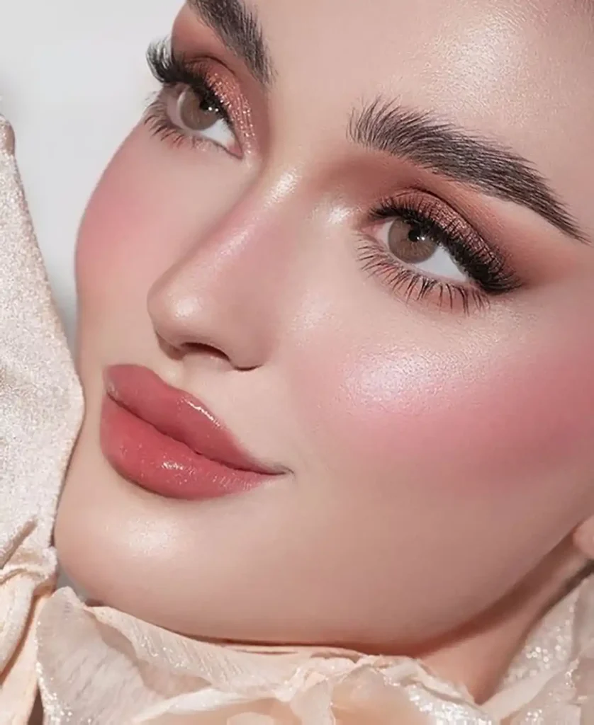 میکاپ لایت با تمرکز بر پوست شیشه‌ای (Glass Skin)