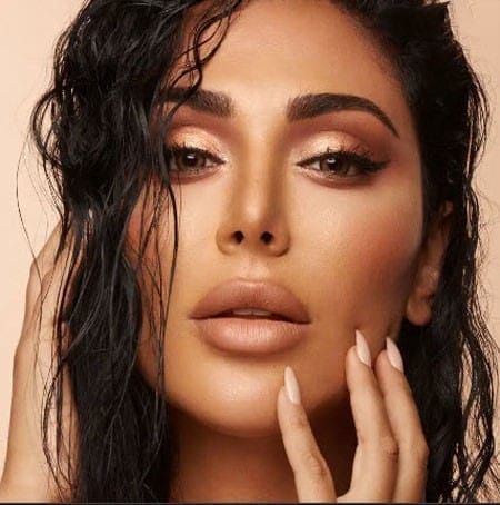 آرایش لایت مجلسی مناسب پوست های تیره و سبزه