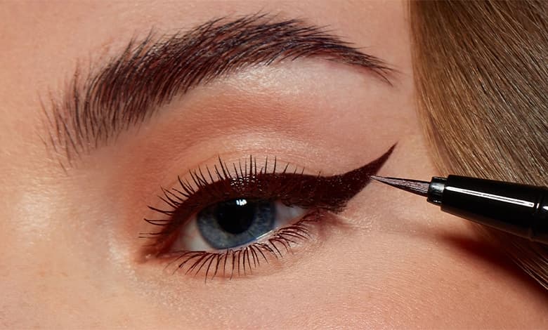 نکات حرفه‌ای برای ماندگاری خط چشم در مراسم عروسی | ترفندهایی که میکاپ آرتیست‌ ها رعایت می‌ کنند